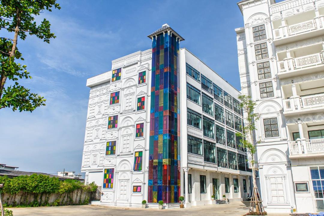 Photo of Buildings in Surat Thani