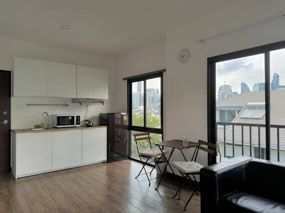 Photo of Livingroom in Khlong Toei