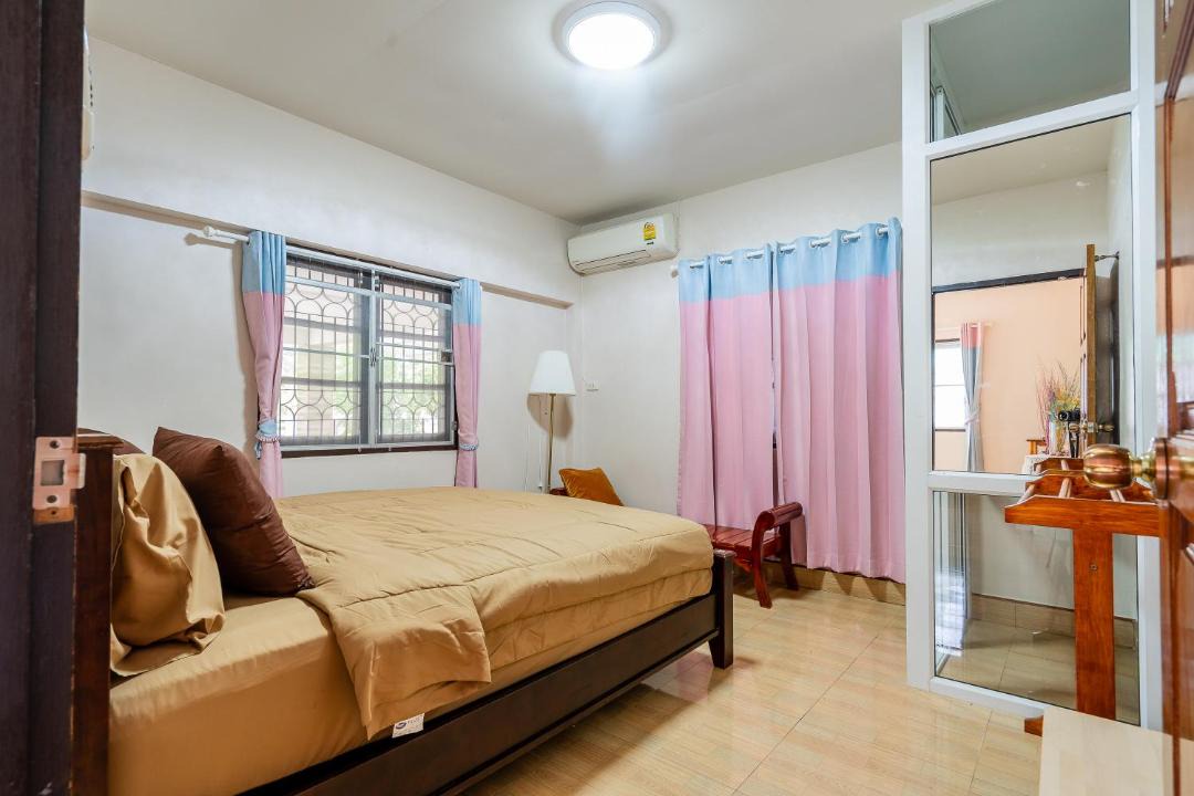 Photo of Bedroom in Phongprasan