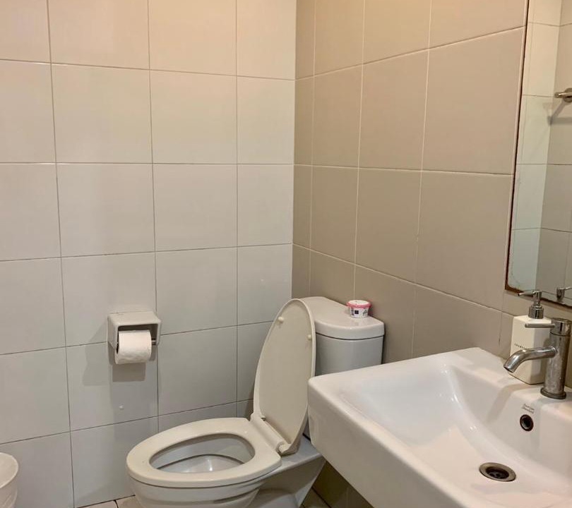 Photo of Bathroom in Thanon Phetchaburi
