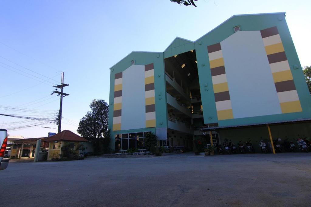 Photo of Buildings in Mueang Nga