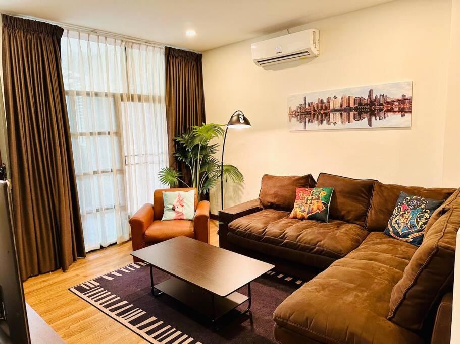 Photo of Livingroom in Khlong Toei