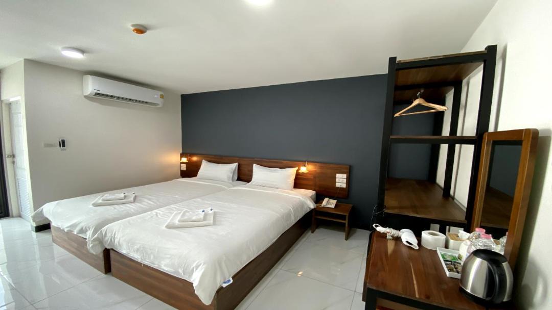 Photo of Bedroom in Khanna Yao