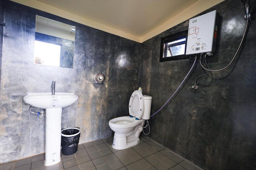 Photo of Bathroom in Huai Makhuea Som