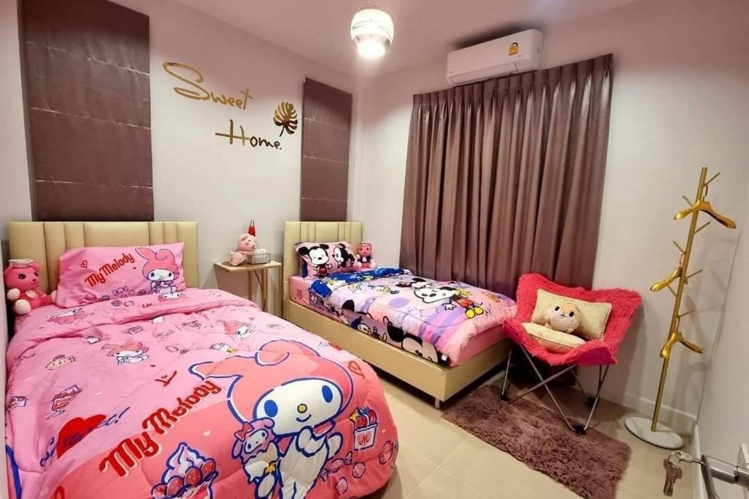 Photo of Others in Hin Lek Fai