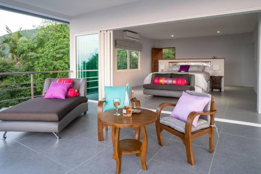 Photo of Livingroom in Haad Yao