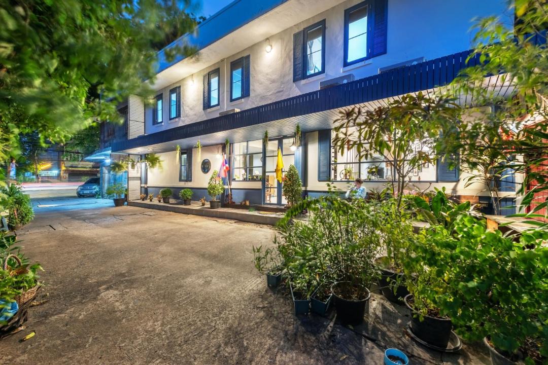 Photo of Buildings in Khlong Maha Nak