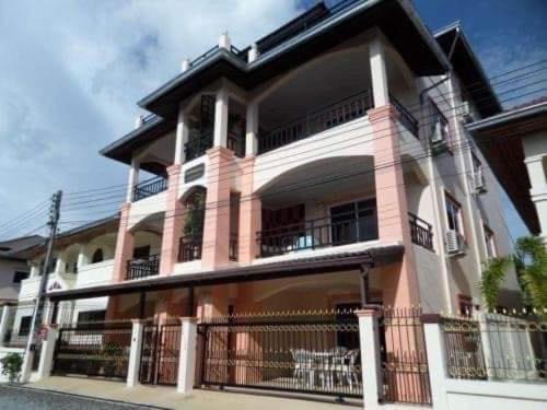 Photo of Buildings in Na Chom Thian