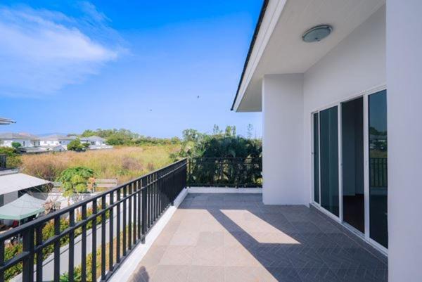 Photo of Patio Balcony in Si Racha