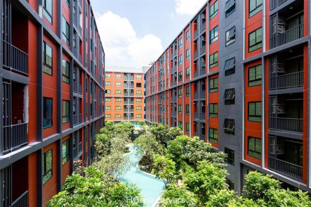 Photo of Buildings in Ramkhamhaeng