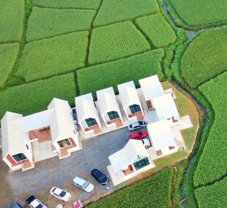Photo of Buildings in Pua