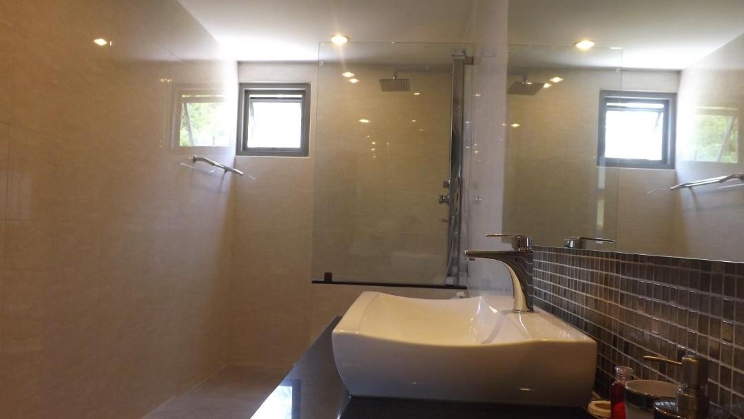 Photo of Bathroom in Maret