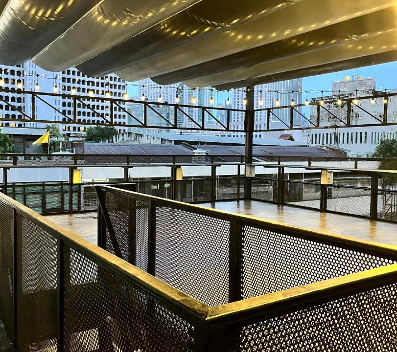 Photo of Patio Balcony in Thanon Phaya Thai