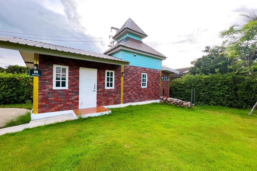 Photo of Buildings in Mae Taeng