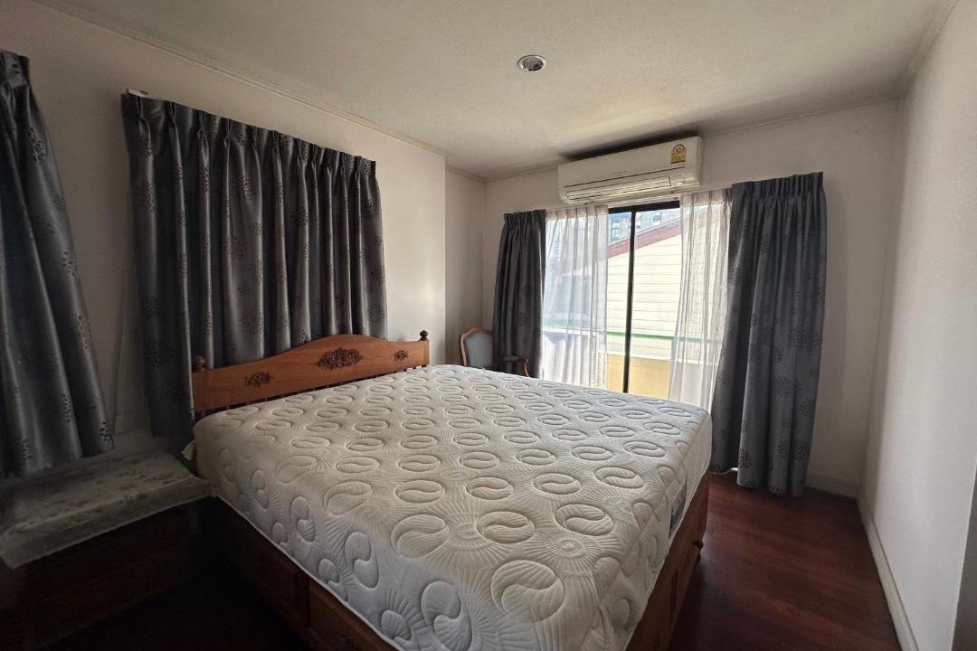 Photo of Bedroom in Embassy District