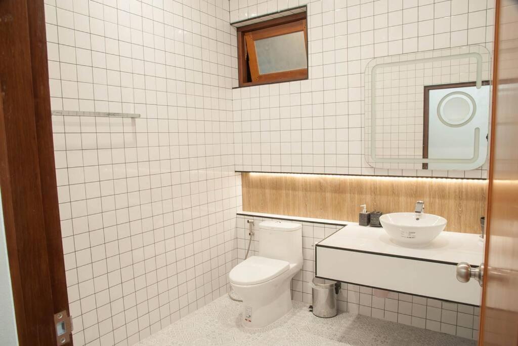 Photo of Bathroom in Hat Chao Samran