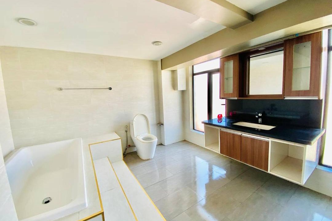 Photo of Bathroom in Chamkar Mon