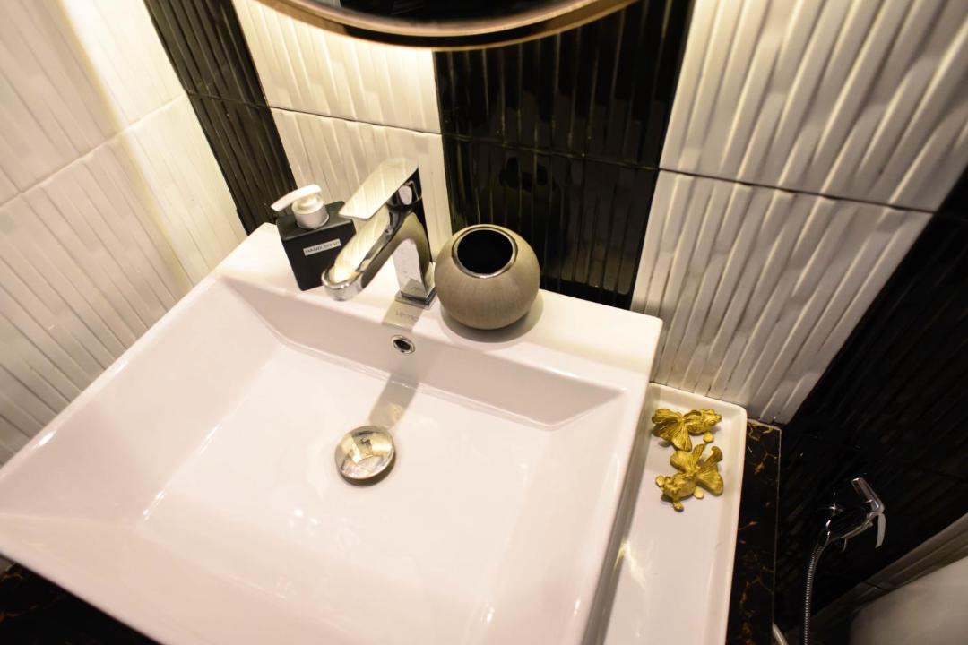 Photo of Bathroom in Wat Sam Phraya