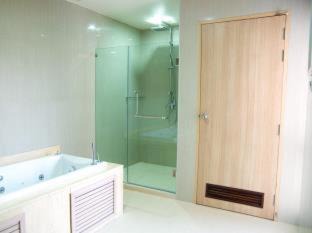 Photo of Bathroom in Nong Khang Phlu
