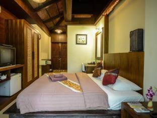 Photo of Bedroom in Koh Chang Tai