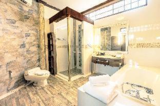 Photo of Bathroom in Racha Thewa