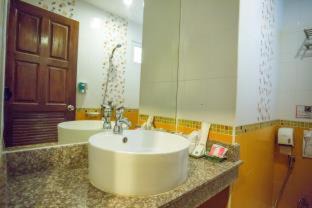 Photo of Bathroom in Pak Kret