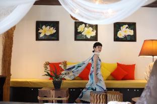 Photo of Others in Hin Lek Fai