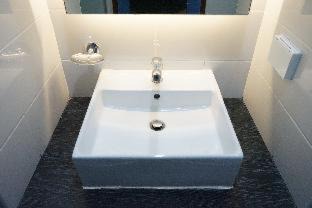 Photo of Bathroom in Wat Sam Phraya