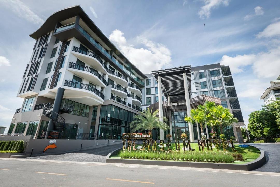 Photo of Buildings in Nakhon Pathom