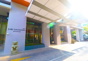 Siri Sathorn Bangkok by UHG