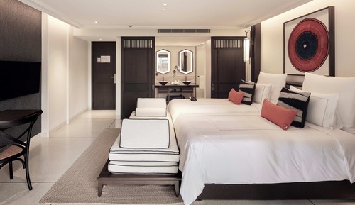 Club Room, Balcony