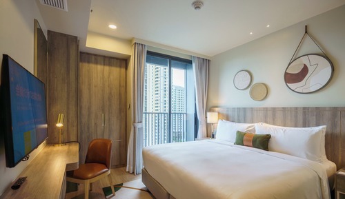 1 King One Bedroom Suite