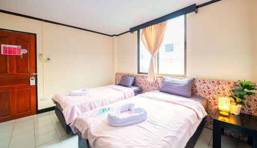 Standard Twin Room