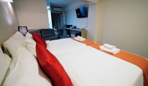 Deluxe Triple Room, Window