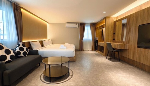 Family Room, 2 Bedrooms