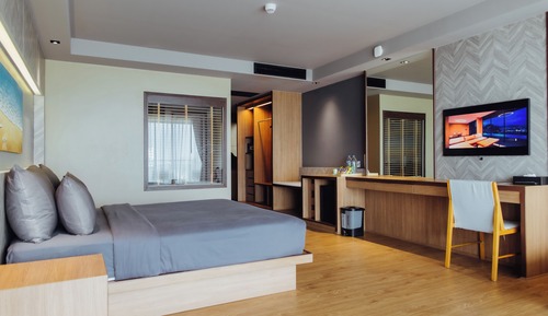 Corner Ocean Panoramic Room