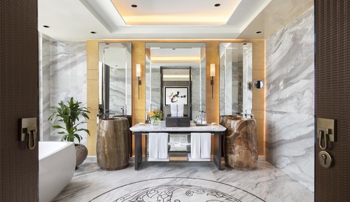 The Royal Suite with Executive Lounge Benefit