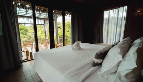 Premium Corner Overwater Villa