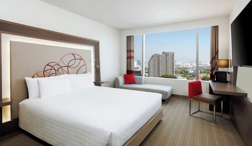 Premier Room, 1 King Bed, City View