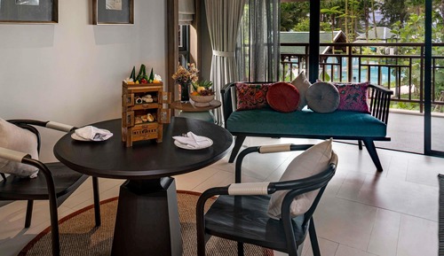 Deluxe Suite, 1 King Bed with Sofa bed