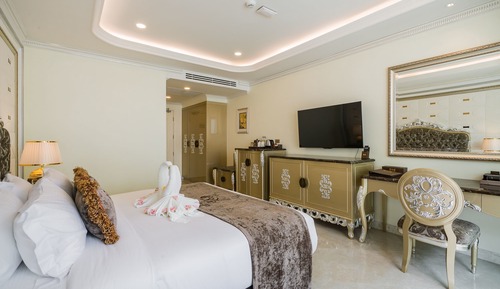 Deluxe Double Room with Pool View