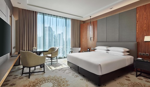 Club Room, 1 King Bed