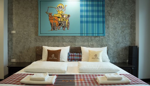Family Room, 2 Bedrooms
