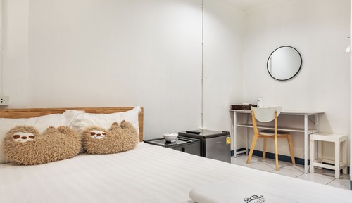 Standard Double Room No Window
