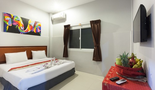 Deluxe Room, 1 King Bed, Non Smoking, City View