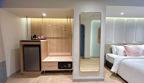 Standard Studio, 1 King Bed