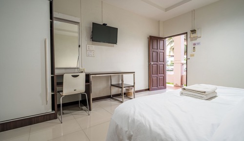 Standard Room, 1 King Bed