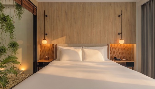 Junior Suite, 1 King Bed, Balcony, Pool View