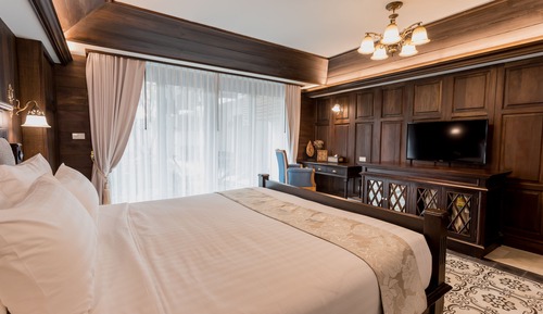 Deluxe Colonial Double