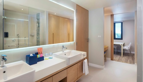 Suite, 1 Bedroom (Pool View)